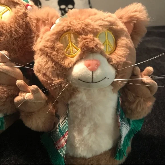 π American Eagle slippers hippie cats - Picture 1 of 12